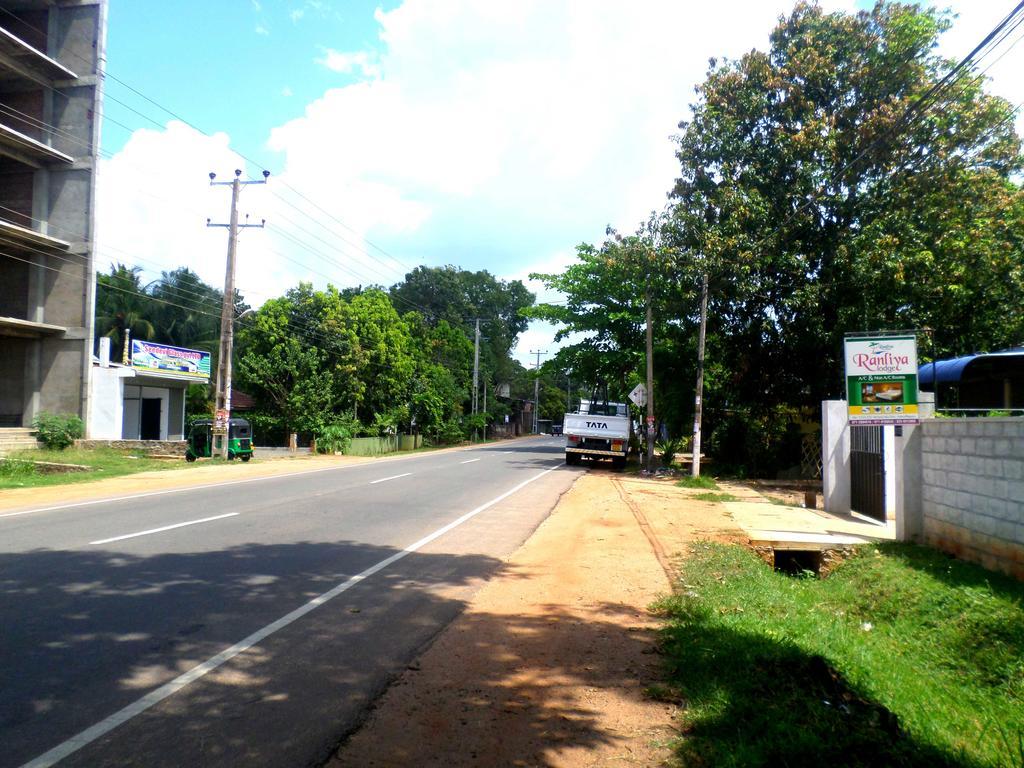 Ranliya Lodge Anuradhapura Buitenkant foto